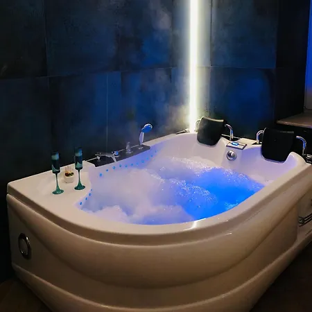 Jacuzzi & Bike Apartment, Apartment *