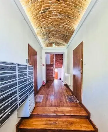 Jacuzzi&bike Apartment,