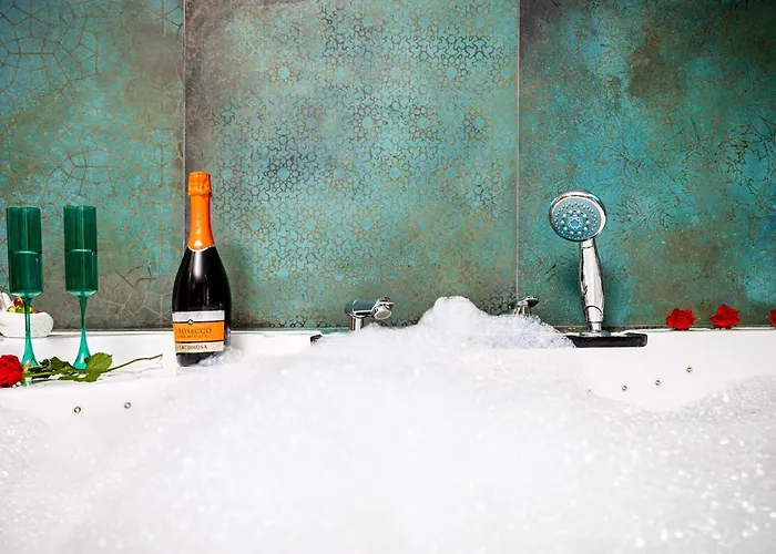 Jacuzzi & Bike Apartment, * كراكوفيا