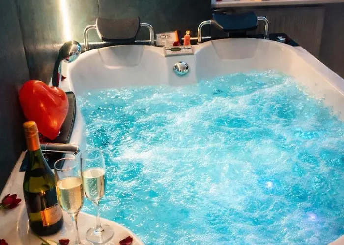 Jacuzzi & Bike Apartment, كراكوفيا