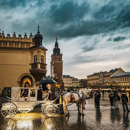 Jacuzzi & Bike Apartment, * קרקוב
